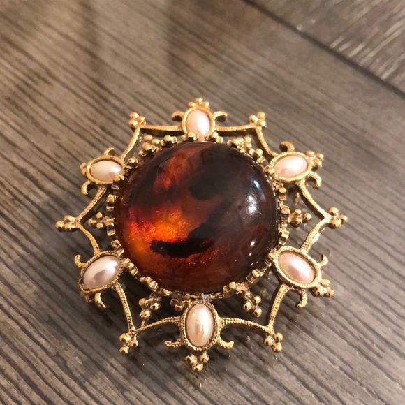 Vintage 1928 Brand Tortoise Shell Center Pin - Picture 2 of 11